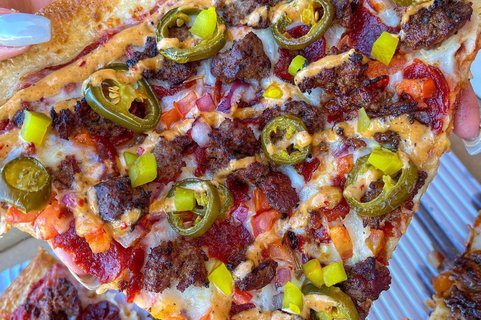 Bacon Jalapeño Burger Pizza