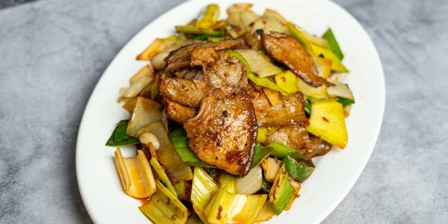Homestyle Stir-Fried Salted Pork Slices w/ Chinese Leeks