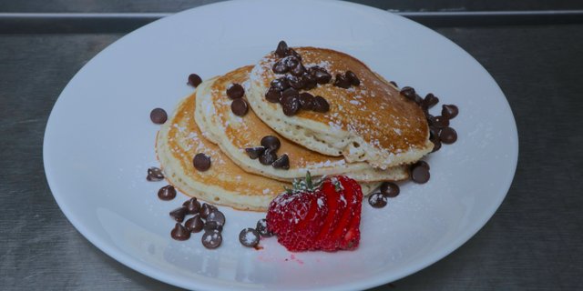 Cinnamon-Chocolate Chip Pancakes