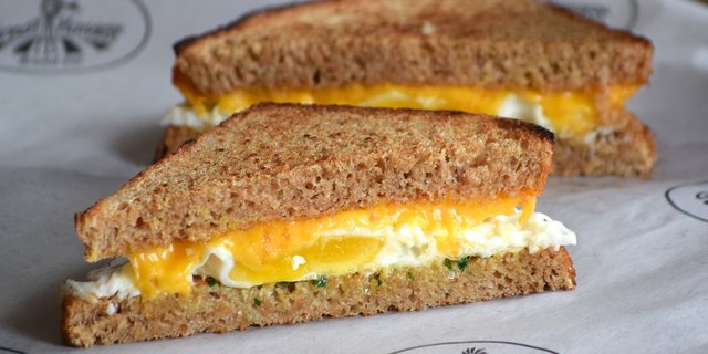 Classic Egg & Cheese Sandwich