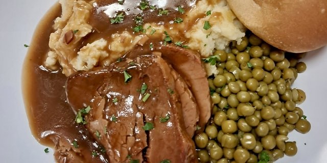 Roast Beef & Gravy Tray