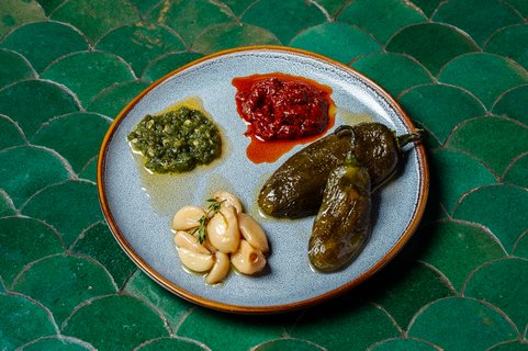 Harifim Plate