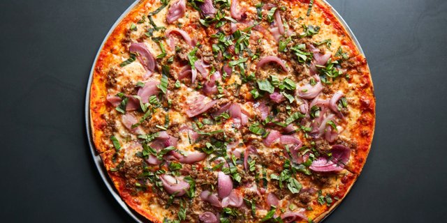 16" Salsiccia Dolce Pizza