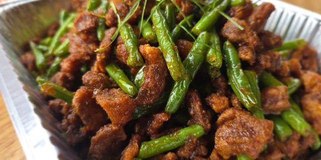Fried Pork Belly & Green Beans