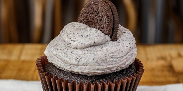 Cookies-n-Cream Cupcake