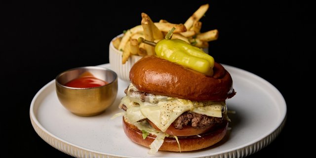 Pepperocini Double Smash Burger