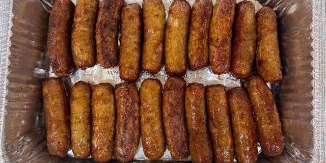 Smoked Sausage Links Tray