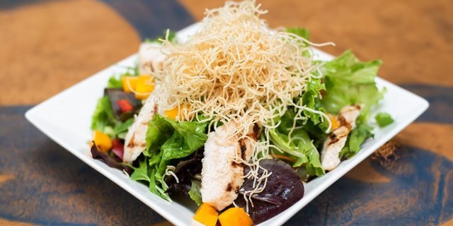 T.H.A.I. Chicken Mango Salad