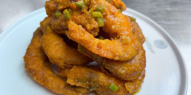 Shrimp w/ Salted Egg Yolk