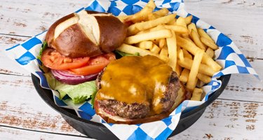 Old Munich Tavern & Grill