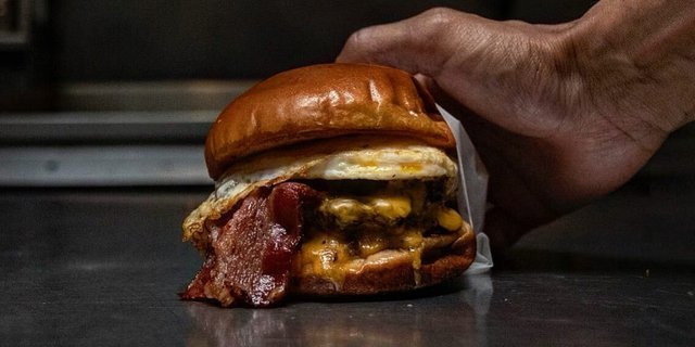 Eggcelent Burger
