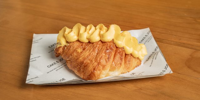Orange Croissant