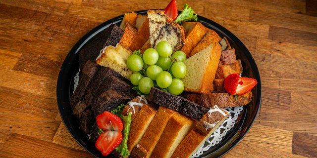 Catering Loaf Cake Platter