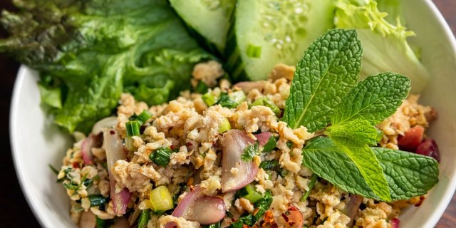 Larb Chicken Salad Tray