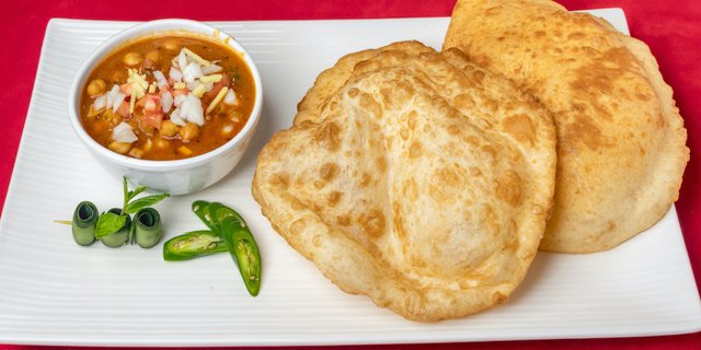 Chana Bhatura