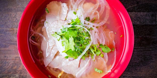 Pho Tai Noodle Soup