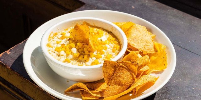 Elote Queso Dip