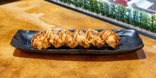 Salmon Crunch Roll