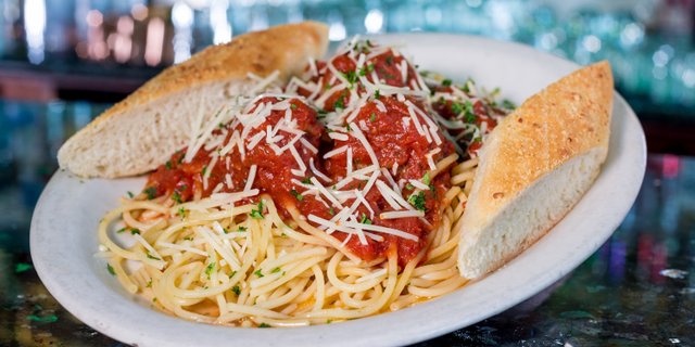 Schpaghetti & Meatballs
