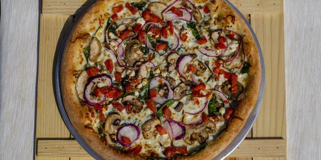 Greek Spinach Pizza