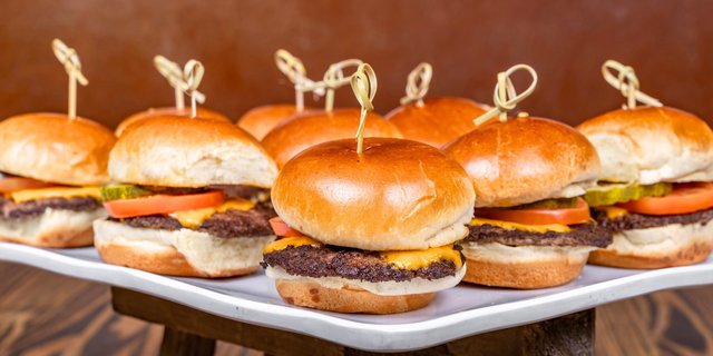 Wagyu Beef Sliders w/ Cheese Box