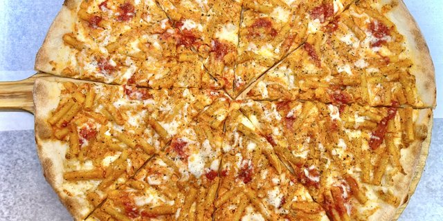 Baked Ziti Pizza