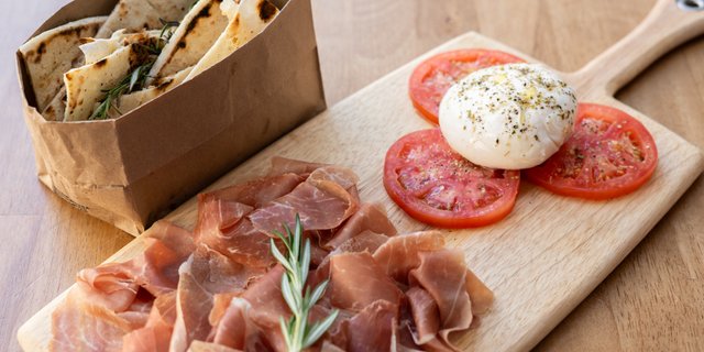 Burrata e Crudo