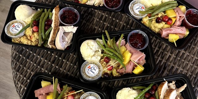 Individual Turkey Thanksgiving Dinner Box