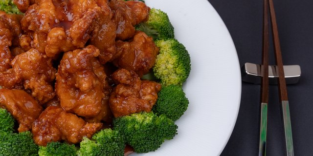 GTso’s Party Feast (Serves 8)