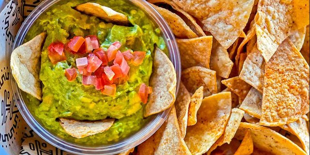 Guacamole & Chips Tray