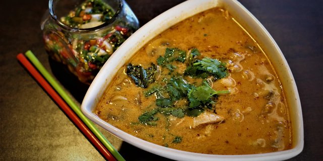 Tom Kha