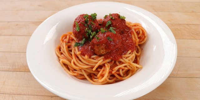 Spaghetti w/ Meatballs