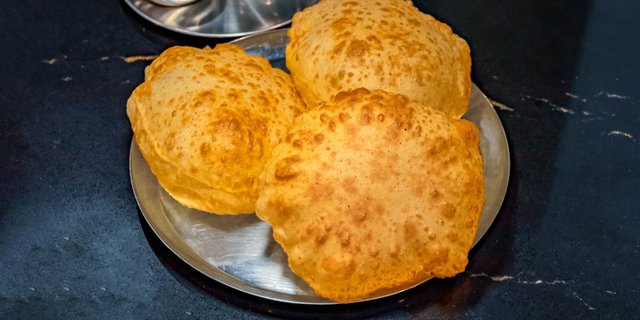 Poori w/ Masala