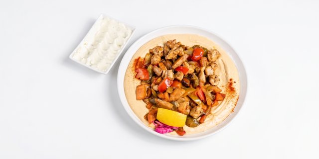 Hummus W/ Chicken Ghallaba