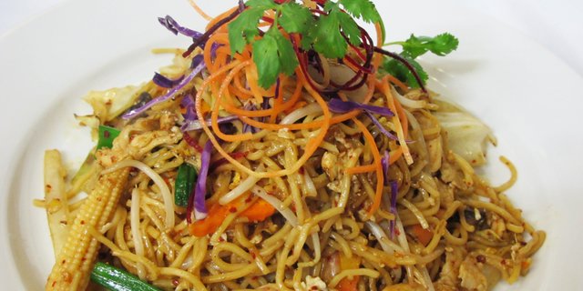 Thai Lo Mein Noodle (Pad Bah Mee)