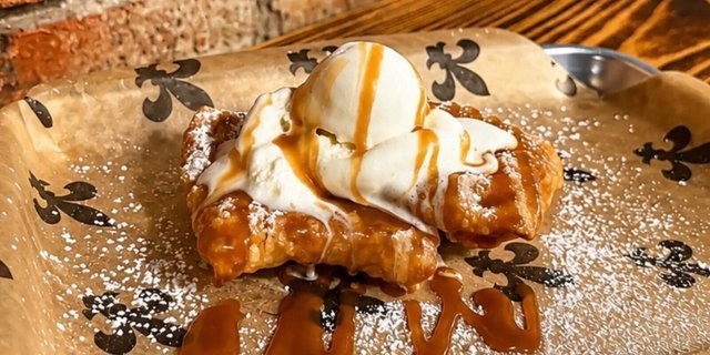 Apple Pie Egg Rolls