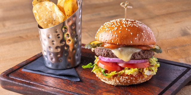 Classic Cheeseburger