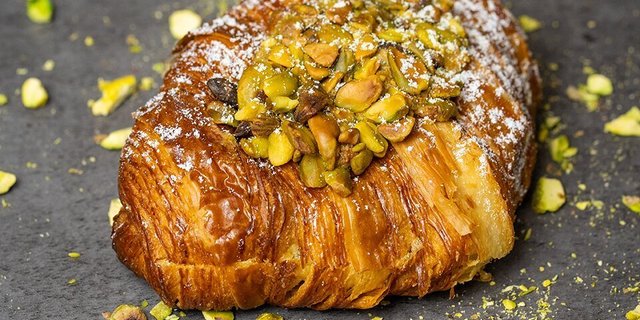 Pistachio Croissant