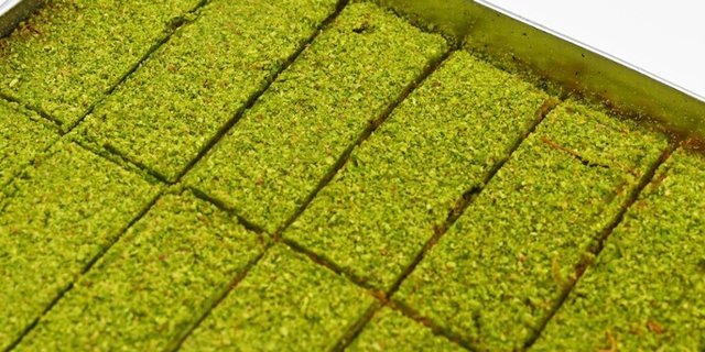 Pistachio Kataifi Tray