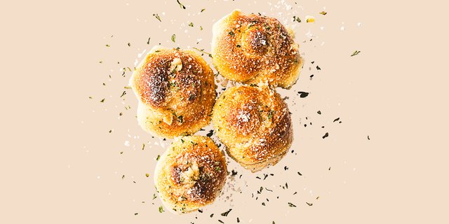 Cheesy Garlic Truffle Knots