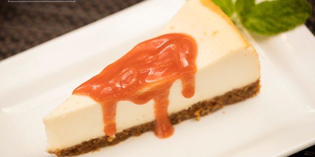 Romeo & Julieta Cheesecake Slice