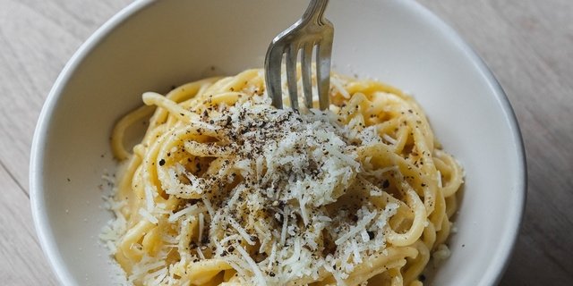 Spaghetti Cacio E Pepe