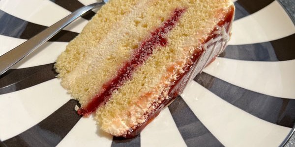 Limoncello Raspberry Cake