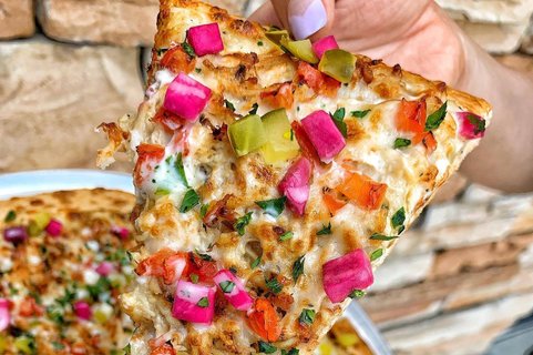 Lebanese Garlic Chicken Pizza