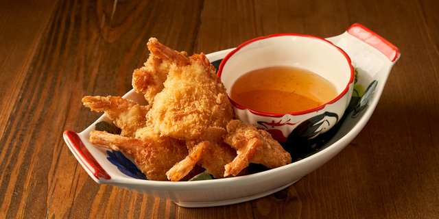 Goong Ma-Prow (Coconut Shrimp)