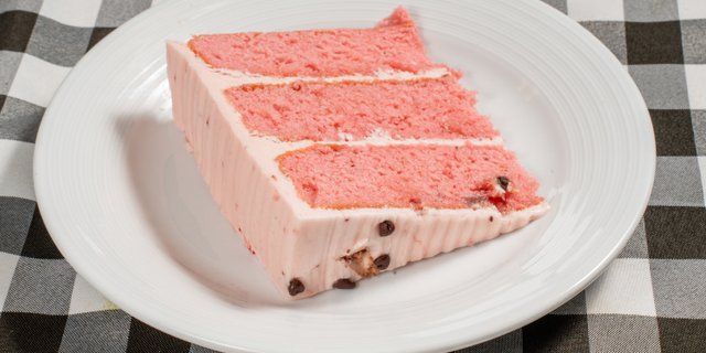 Falcone's Original Strawberry Cake