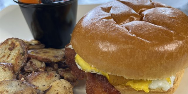Bacon, Egg & Cheese Breakfast Sandwich Box