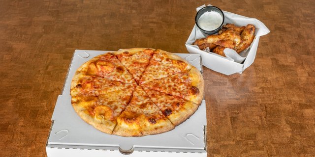 Pizza & Wings Boxed Lunch