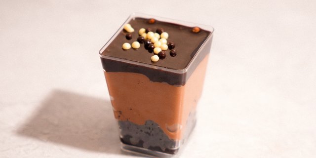 Valrhona Chocolate Cake-Shooters (12 Pieces)