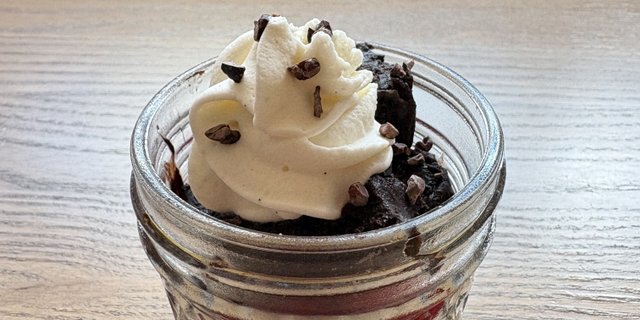 Dark Chocolate Berries N' Cream (Mason Jar)